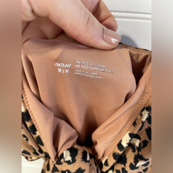 Aerie NWT Brown Leopard Print One piece Full Coverage Swimsuit Medium Juniors - Picture 8 of 9